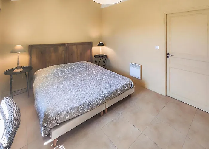 Pet Friendly In Laurent De La Ca